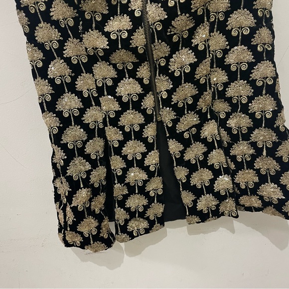 Stylish ready to wear designer saree with peplum black blouse and golden saree - Picture 7 of 9